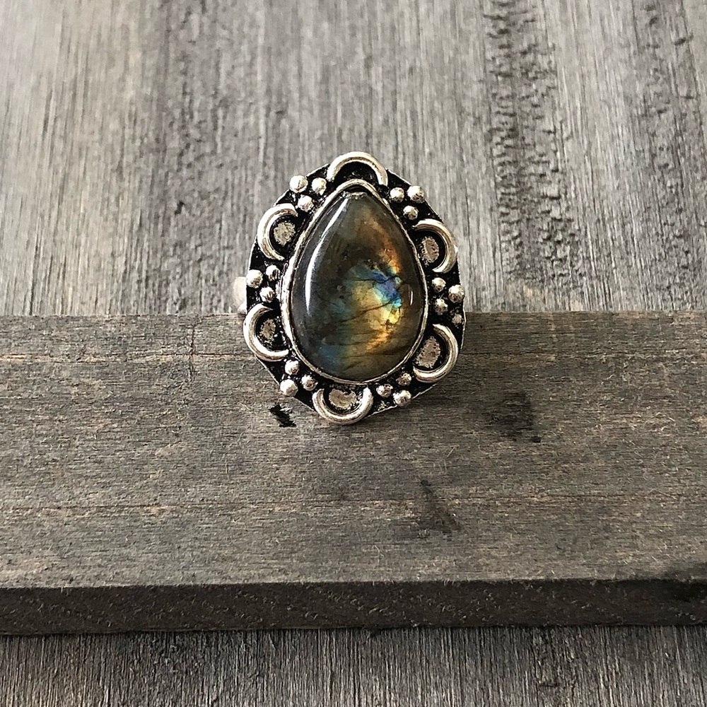 Labradorite gemstone ring - Picture 3 of 4